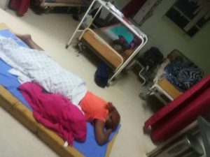 Moms with newborns have to lie on floor in overcrowded NW hospital